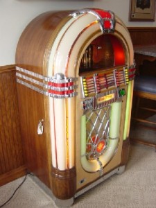 Wurlitzer 1015 left after