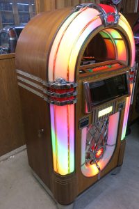 2000 Rock-ola CD8-B Jukebox For Sale