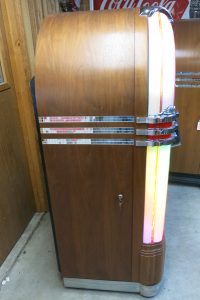 2000 Rock-ola CD8-B left side wood cabinet